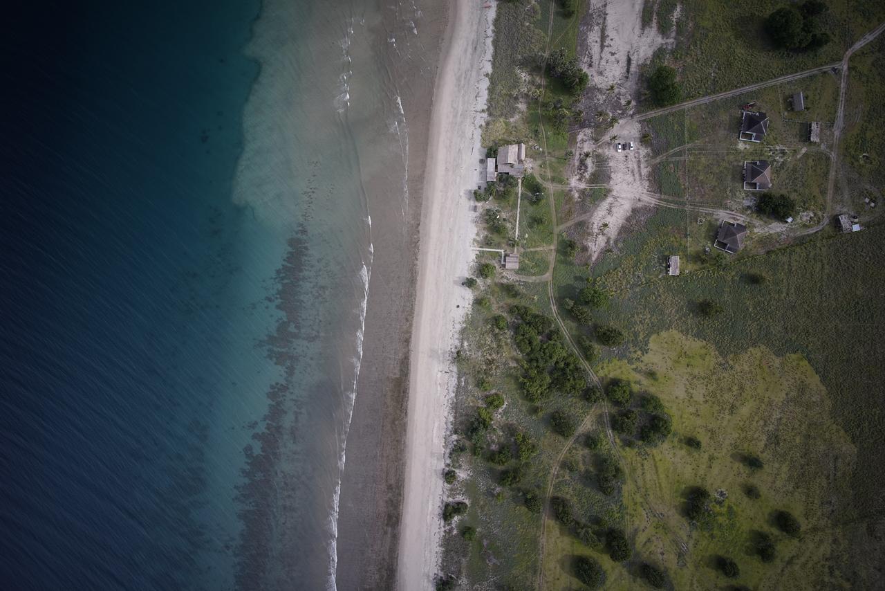 Wera Beach Kadumbul Exterior photo