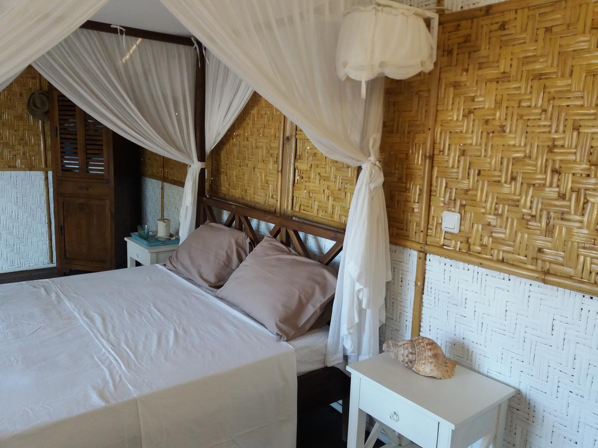 Wera Beach Kadumbul Exterior photo
