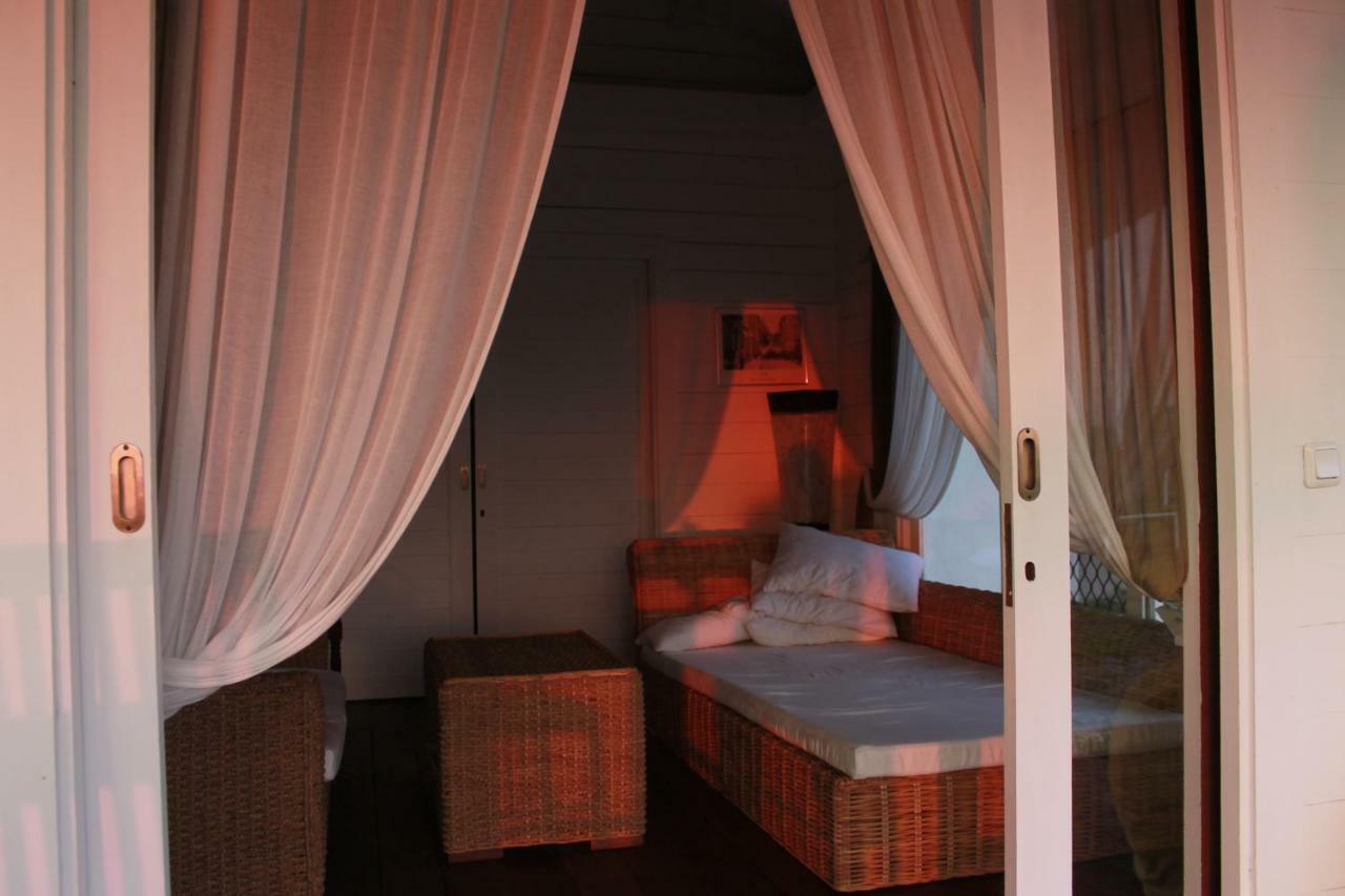Wera Beach Kadumbul Exterior photo