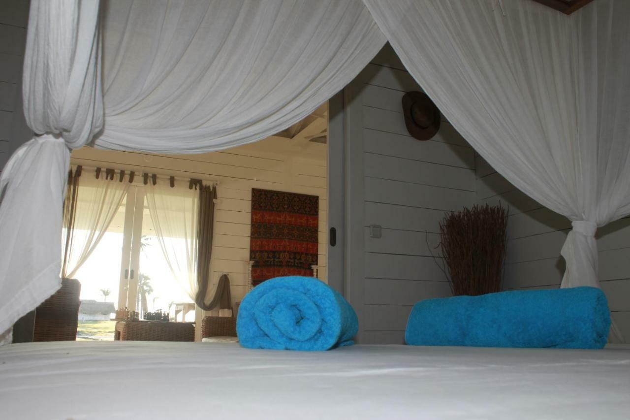 Wera Beach Kadumbul Exterior photo