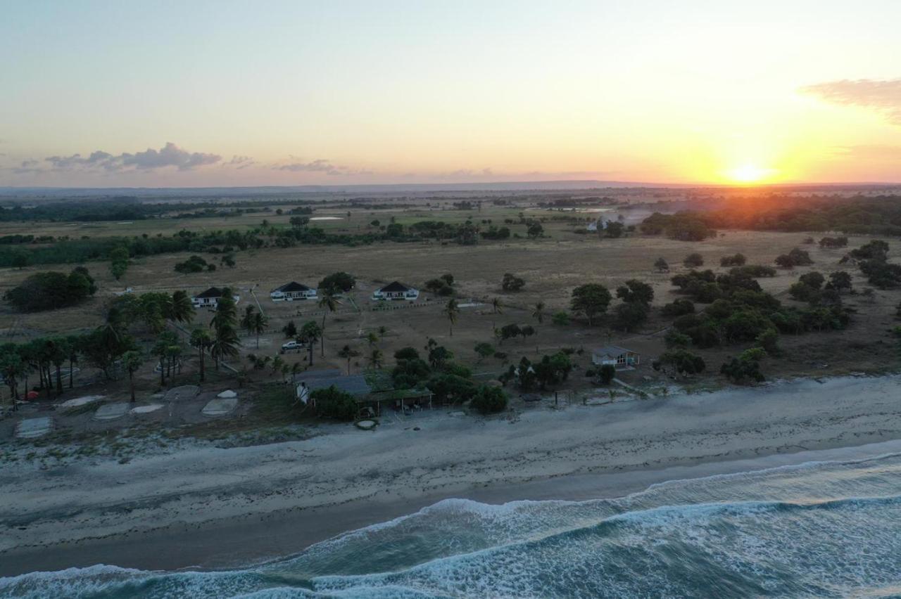Wera Beach Kadumbul Exterior photo